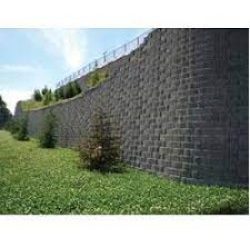 Betónový oporný múr